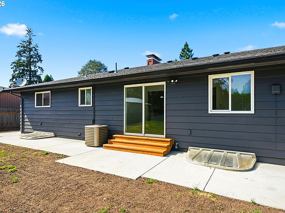 5th image of 4409 NE 54th St