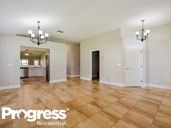 4th image of 479 Shady Creek Ln