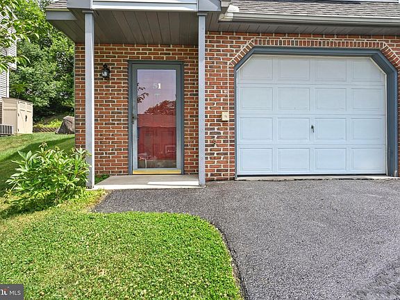 5th image of 51 Ironstone Dr