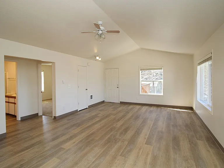 McKenzie Court — Photo 5