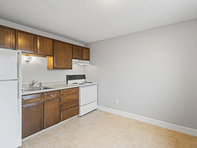 Greenway Apartments — Photo 19