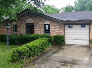 900 S 6th St, Conroe, TX 77301