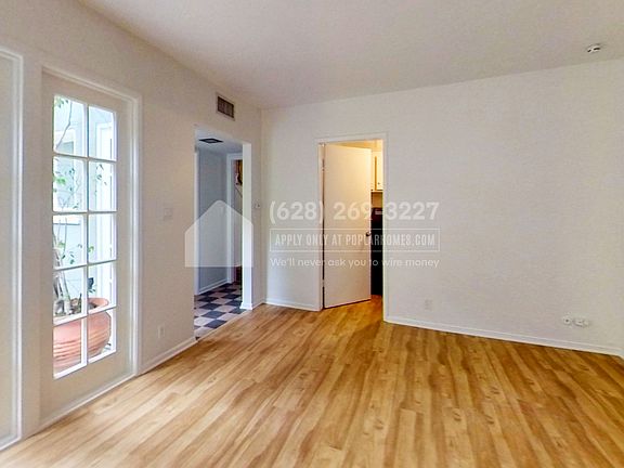 4th image of 3125 N Beachwood Dr