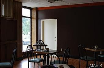 4th image of 16 S Court St