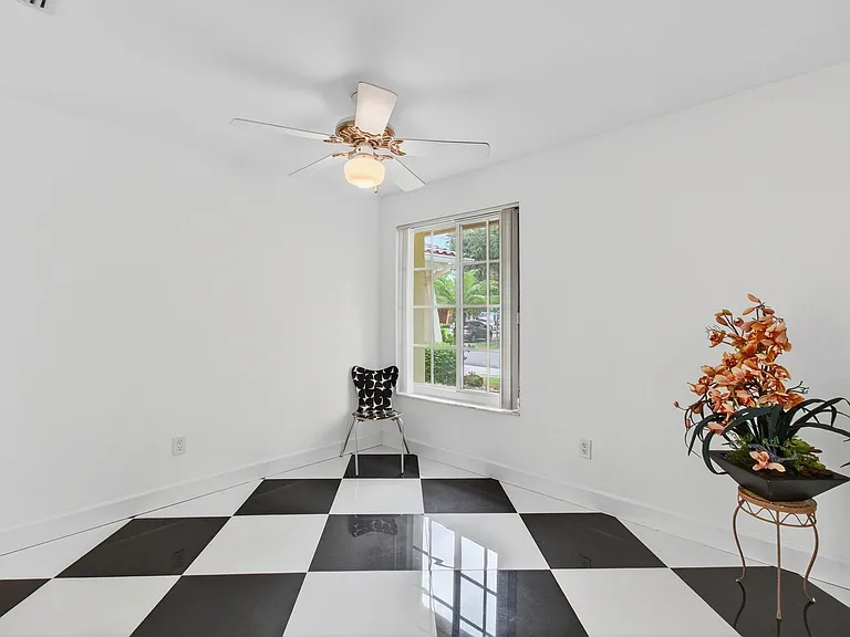 6105 Via Laguna Ln — Photo 48