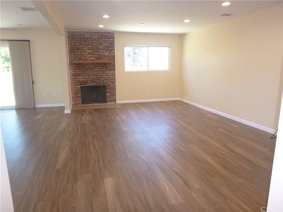 4th image of 5027 Emerald St