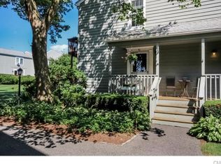 41 Ferry Ct, Stratford, CT 06615