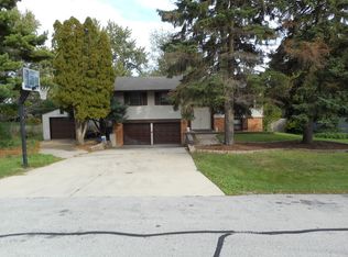 2N333 Pleasant Ave, Glen Ellyn, IL 60137