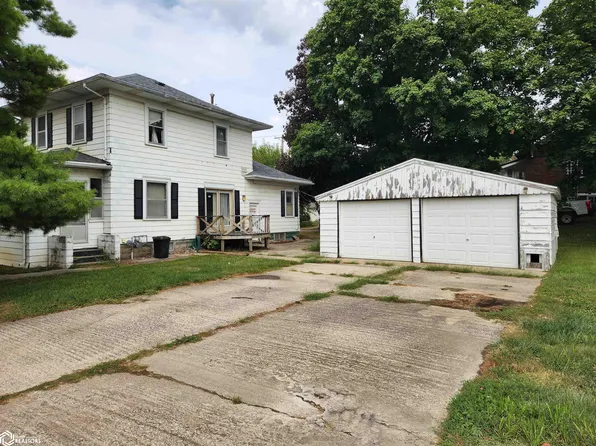205 W 14th St, Tama, IA 52339