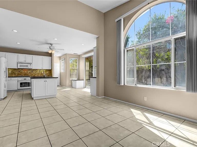 11625 Maynard Ave — Photo 4