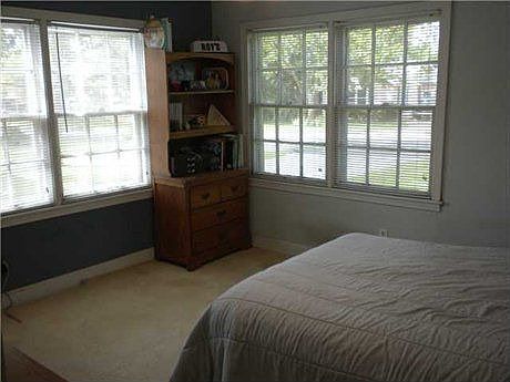 3rd image of 5601 Woodview Ave