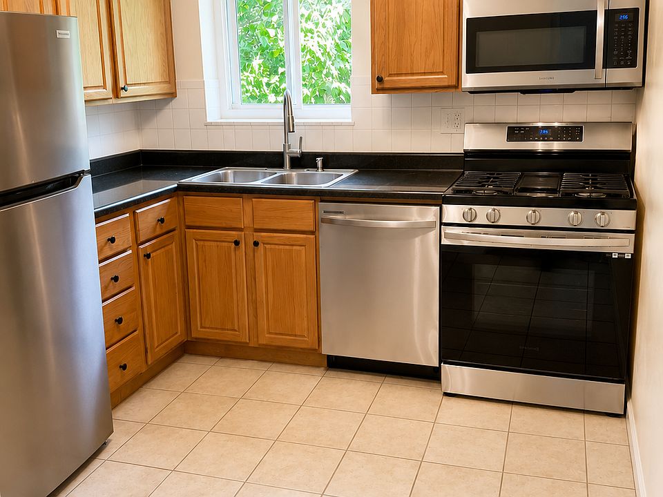 1st image of 203 Monclay Ct APT 2E