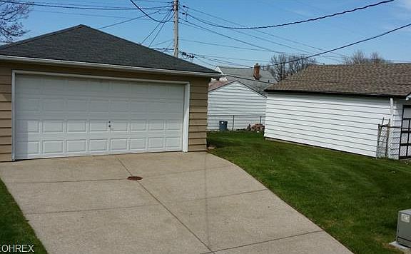 3rd image of 3078 Winthrop Dr