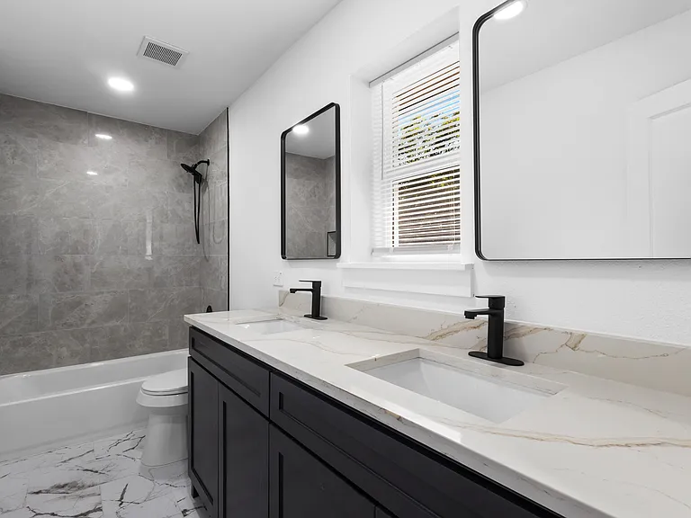 3022 Valwood Pkwy — Photo 6