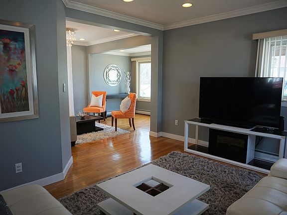 Livingroom to Sitting Room