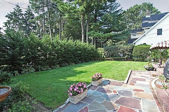 4th image of 60 Garden St