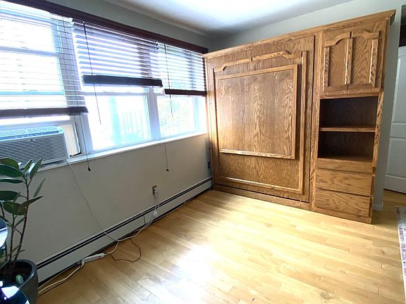 5th image of 255 W Broadway