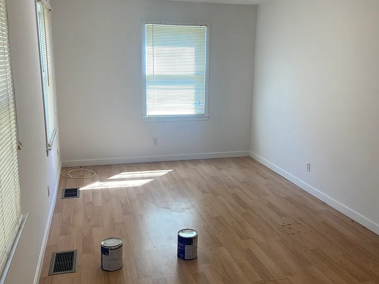 20 W Franklin Ave — Photo 9