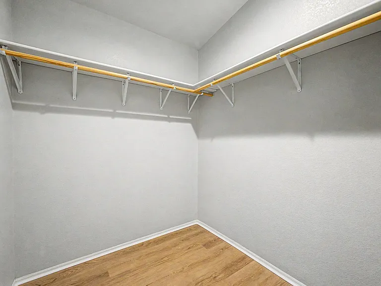 1702 E Michelle Dr — Photo 16