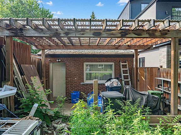 4th image of 2 Mulberry Cres
