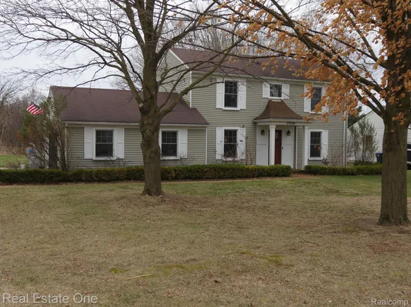 29280 Roediger Ct, New Hudson, MI 48165