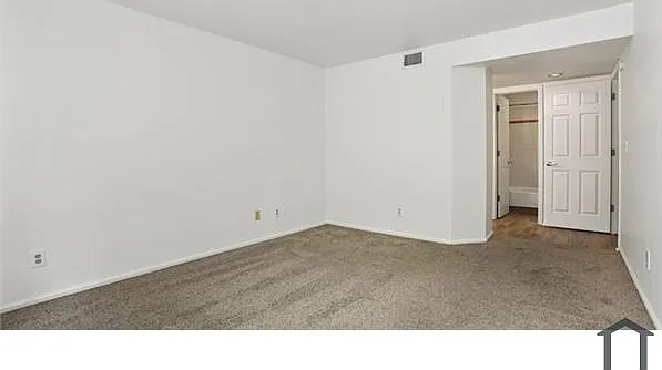 2727 Folsom St — Photo 8