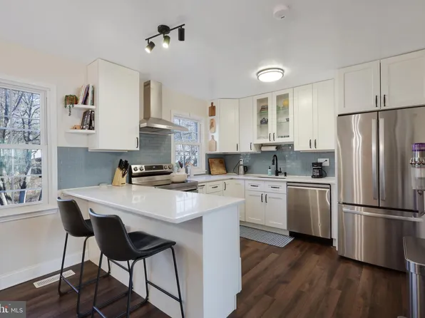 3290 Applegate Ct, Annandale, VA 22003