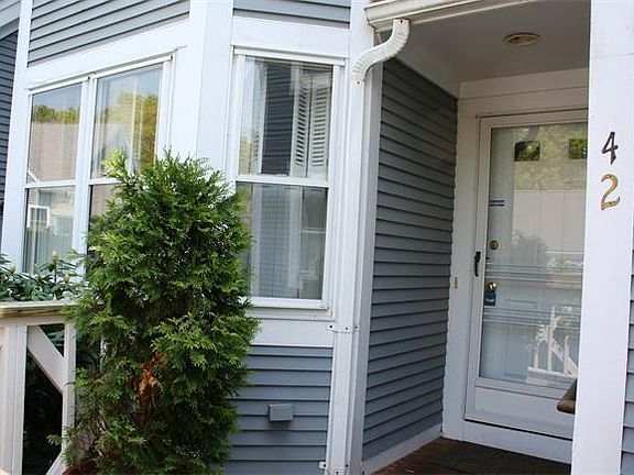 3rd image of 42 Sea Cliff Dr