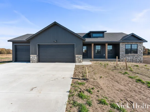 9248 104th Ave, Zeeland, MI 49464
