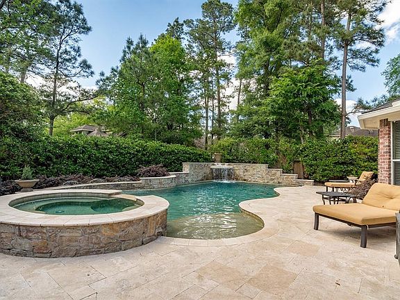 3rd image of 94 E Evangeline Oaks Cir