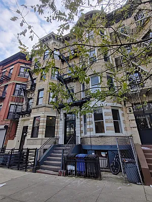 Rented by Signature Property Realty | media 2