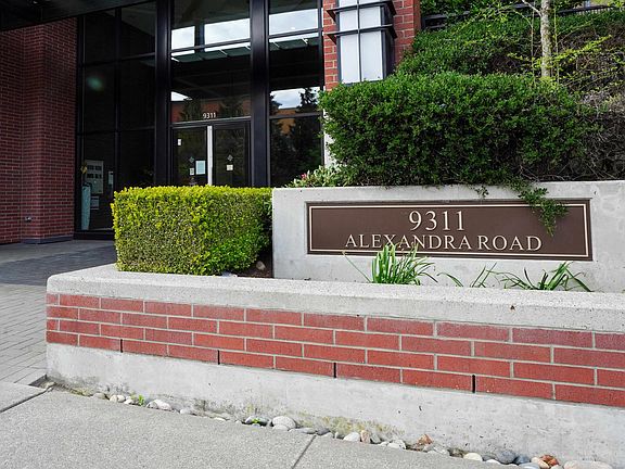 3rd image of 9311 Alexandra Rd #322