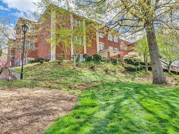 2nd image of 2208 Jefferson St SE APT 209