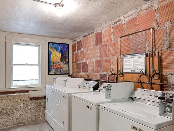 3rd image of 2510 Van Ness Ave #9