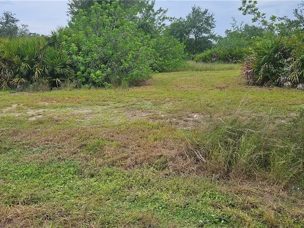 1800 NE 13th Pl, Cape Coral, FL 33909