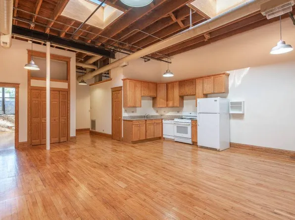 3656 N Lincoln Ave APT D, Chicago, IL 60613