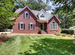 951 Greentree Dr, Charlotte, NC 28211