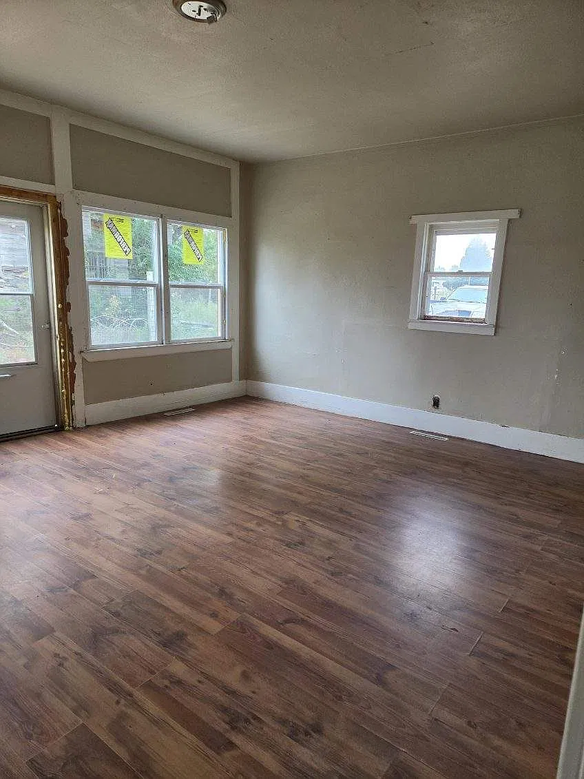 2 bed, 852 sqft, $875 — Photo 2