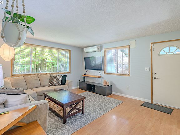 4th image of 6109 NE 37th St