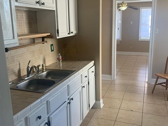 3rd image of 6237 Wainwright Dr