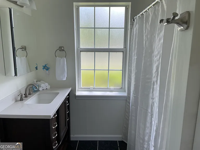 501 Bailey St — Photo 16