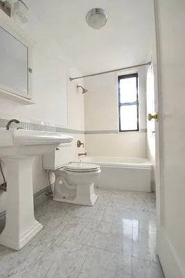 Rented by (Legacy) NY Quality Living Uptown | media 17