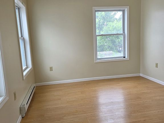 4th image of 167 Paine St Unit 1