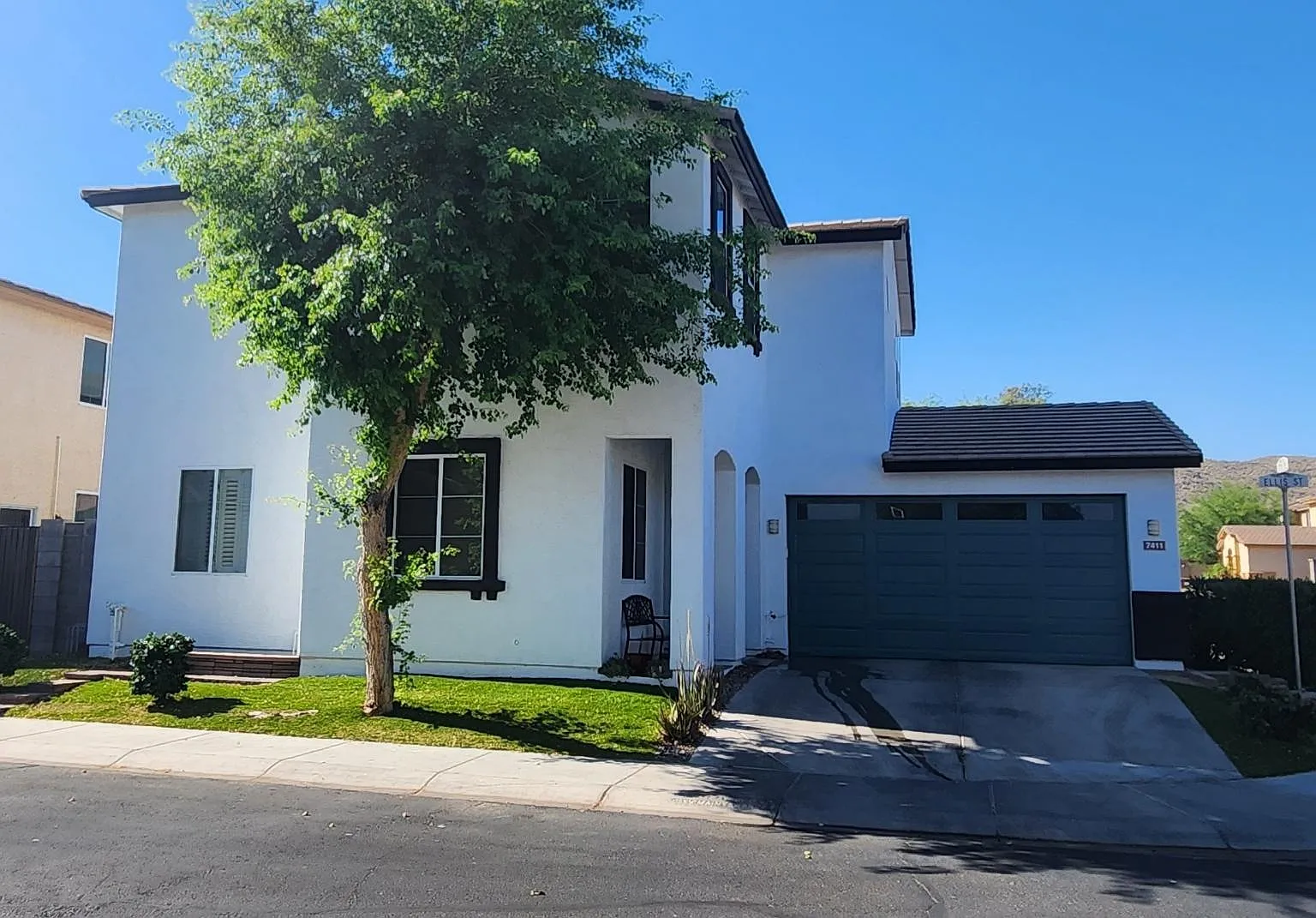 7411 S 27th Pl — Photo 2