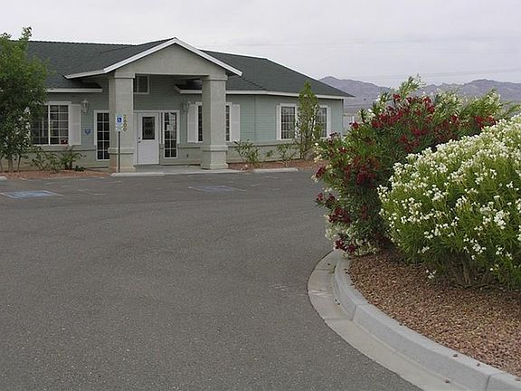 4th image of 2570 Mountain Crest Dr