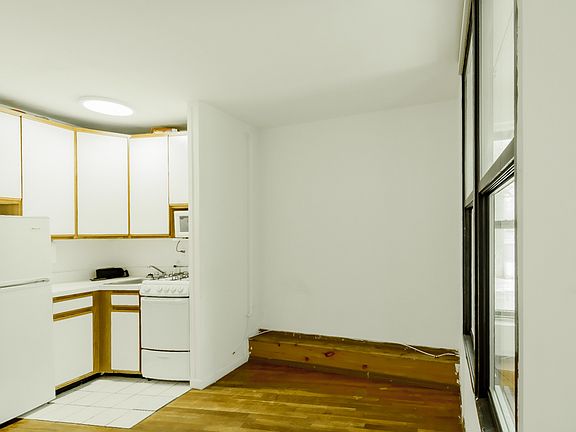 3rd image of 213 6th Ave APT 4