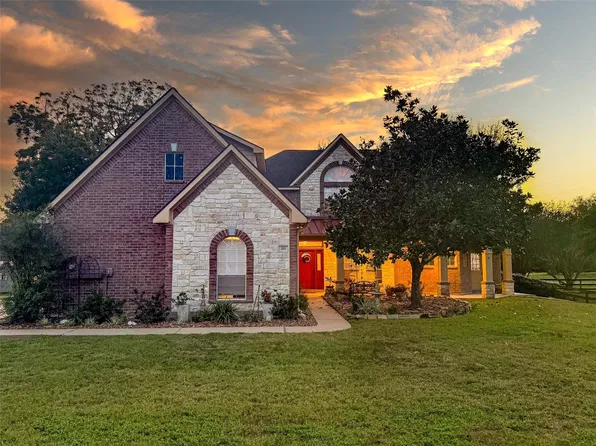 211 Brazos Hill Ln, Sealy, TX 77474