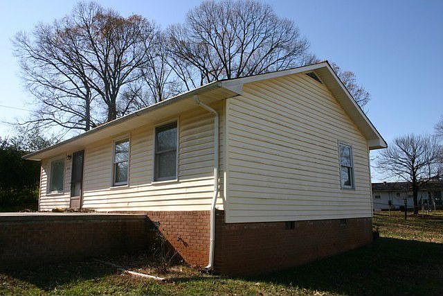 2nd image of 5019 Bahama Dr