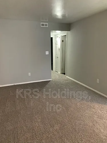 1213 Nelson St Photo 1