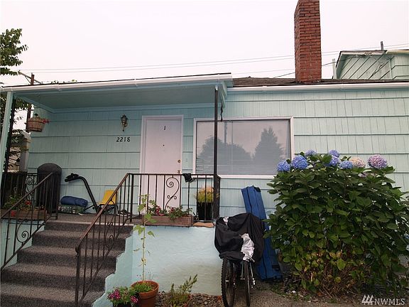 2nd image of 2218 Hoyt Ave